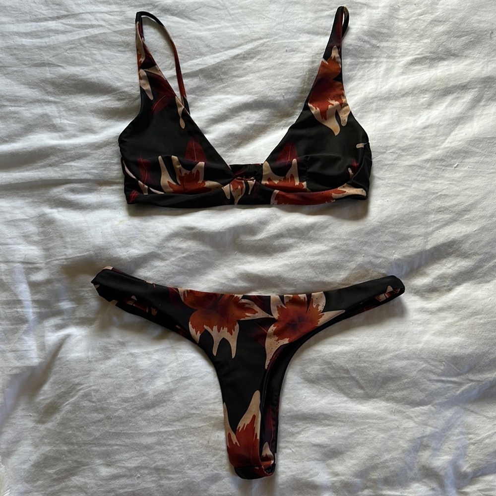 Stone fox bikini set